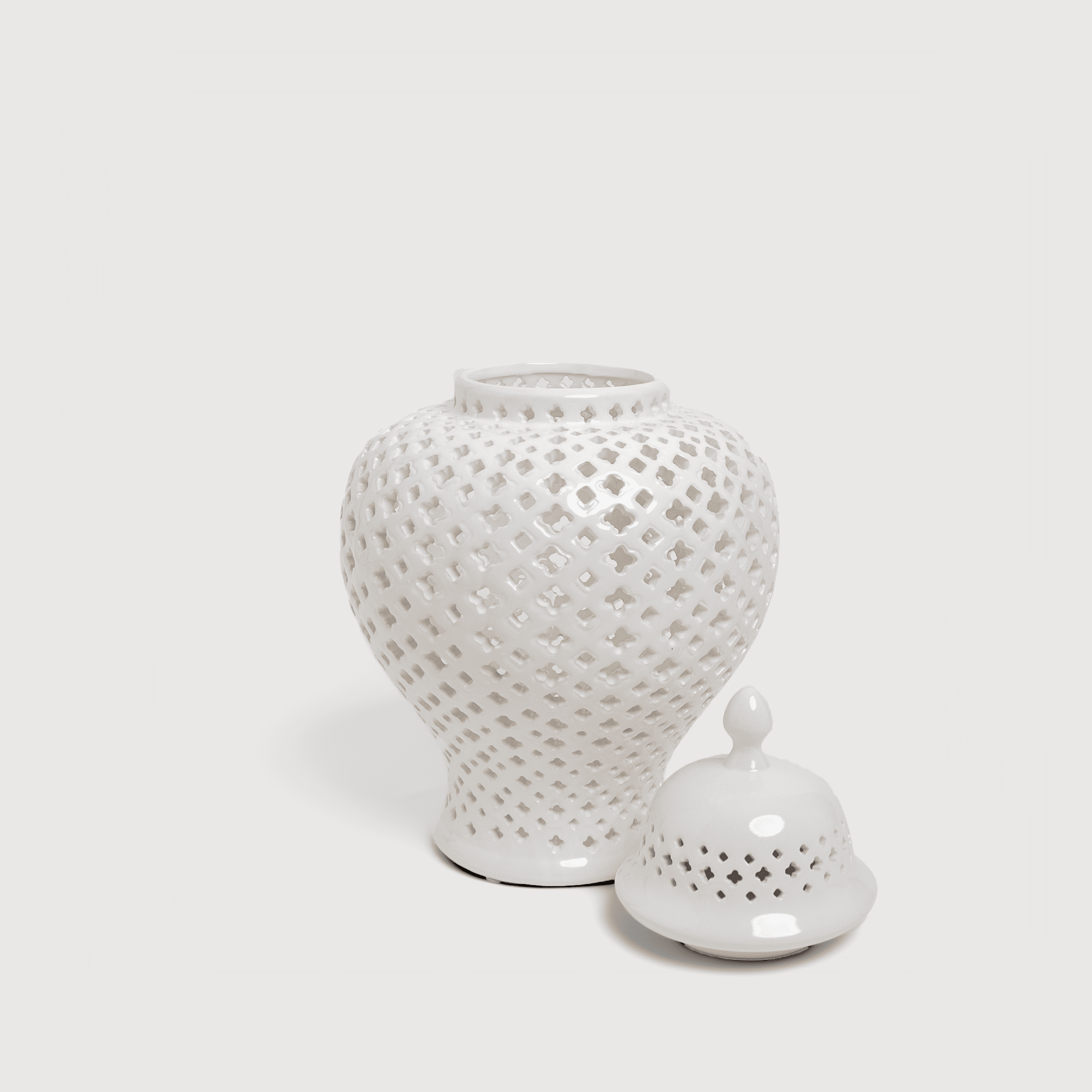 L_White_Ceramic_Vase_LidOff
